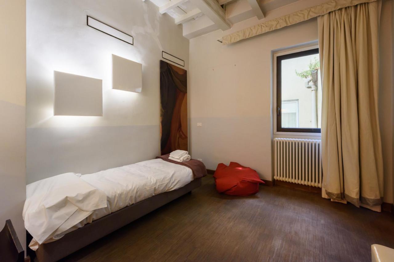 Palazzotto Pitti By Mmega *